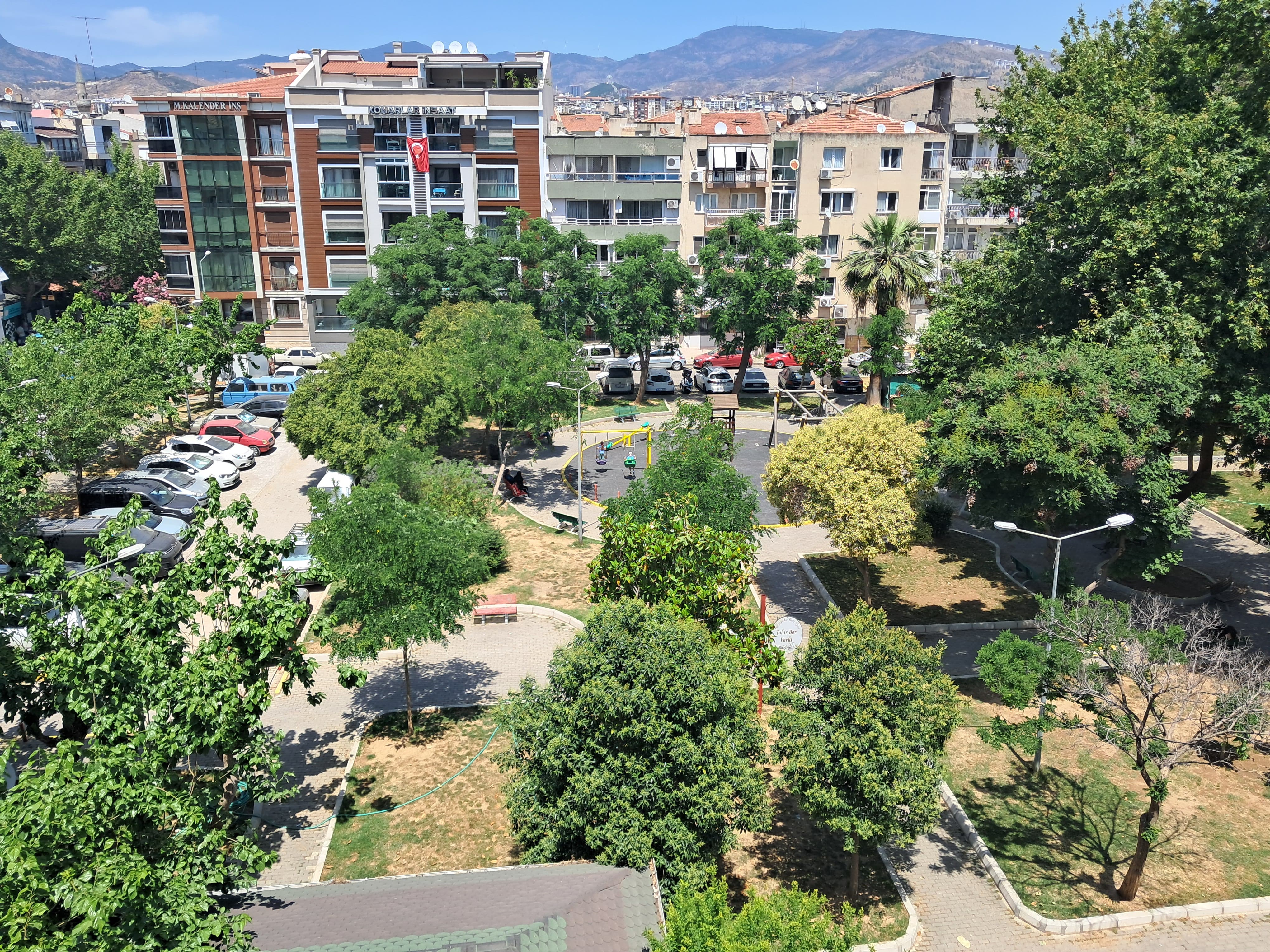 Karşıyaka Merkez Park Karşısı Önü Açık Yatırımlık Satılık Daire